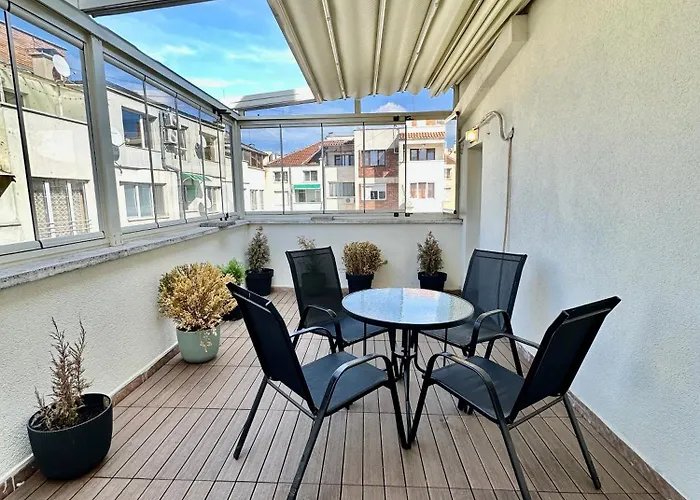 アパート Central District 3 Bedroom Place プロヴディフ