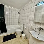 Central District 3 Bedroom Place Daire *