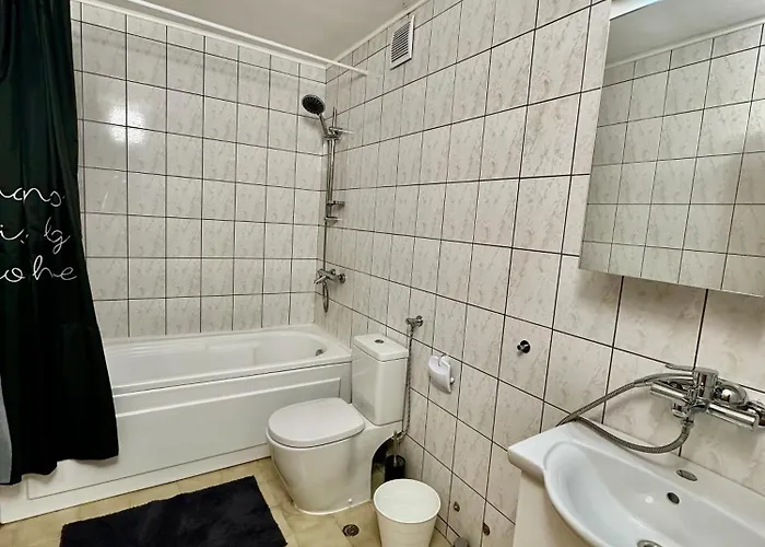 Central District 3 Bedroom Place Apartmán *